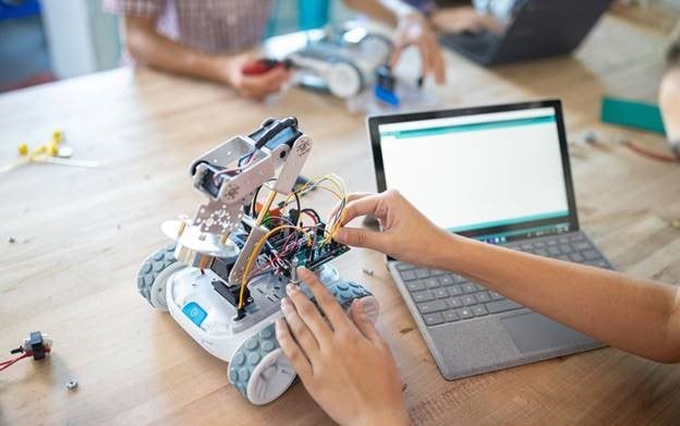 Sphero RVR programmable robot lands in the UK for £249.99