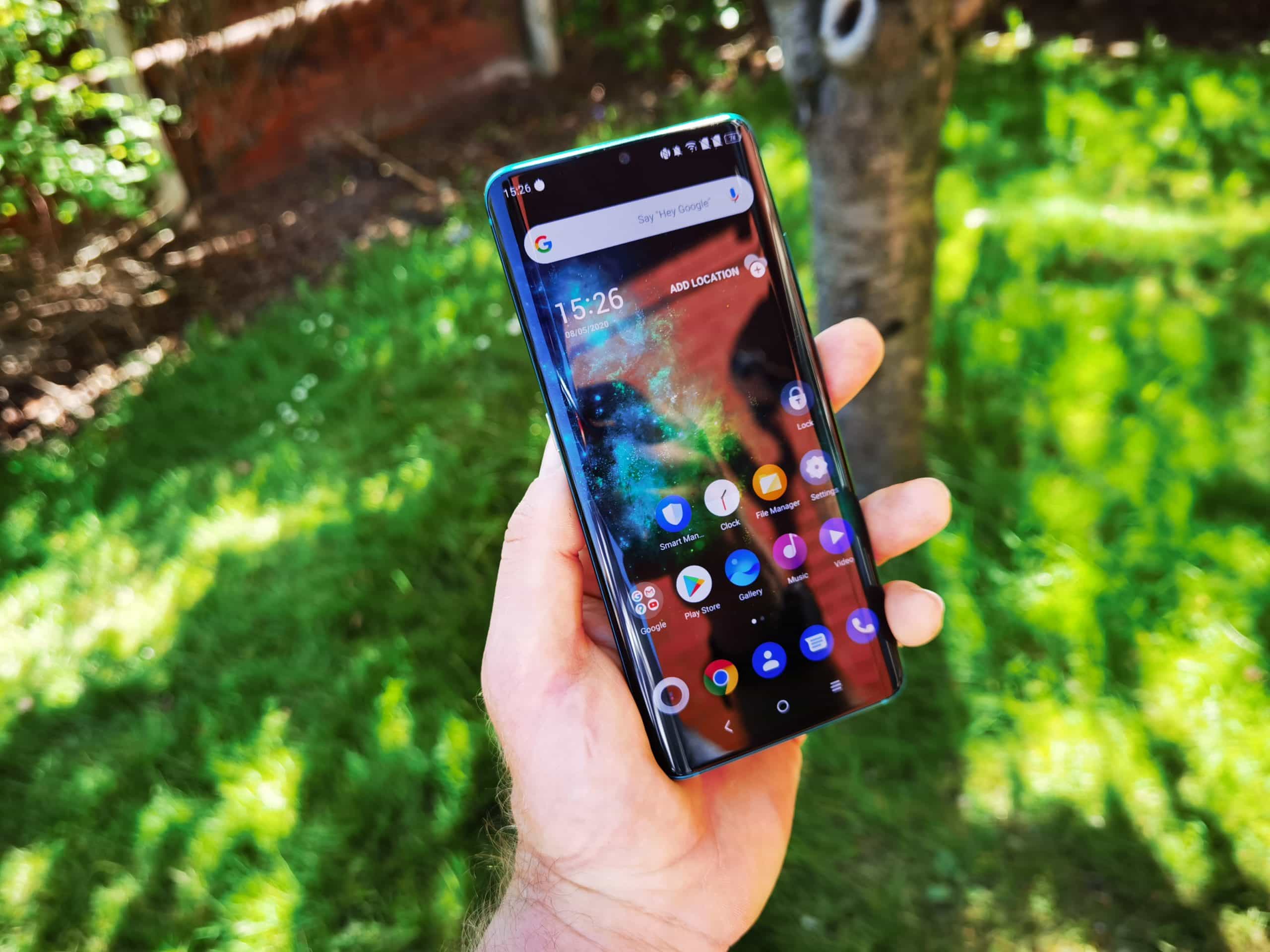 TCL 10 Pro display