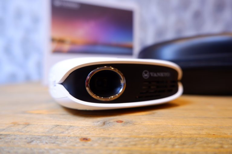 Vankyo Burger 101 Pico Projector Review – A 280g projector with screen mirroring, ideal for travel