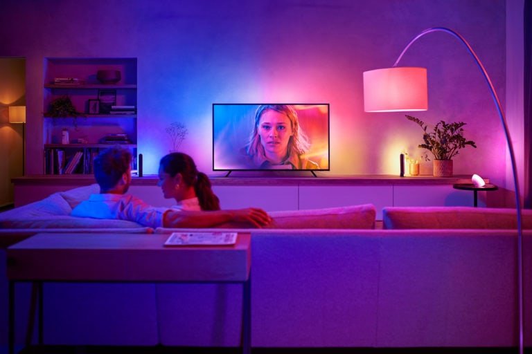 Philips Hue Play gradient gives TV’s & console gamers some addressable RGB + new Hue bulbs
