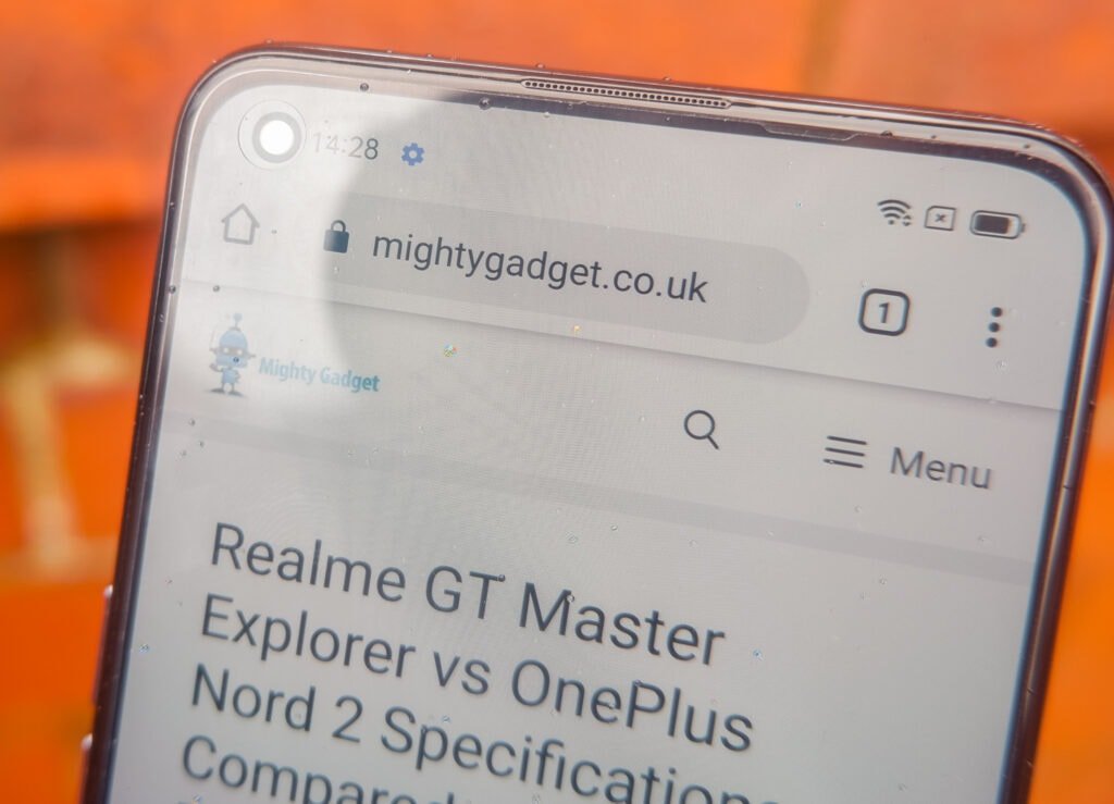 Realme GT Master punch hole selfie