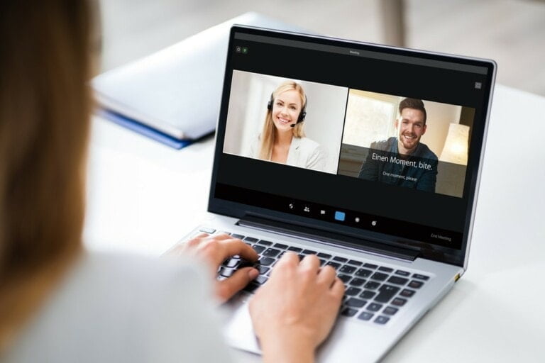 CES 2022: Pocketalk launches App & Subtitles adopting a cloud-based app translation service vs hardware