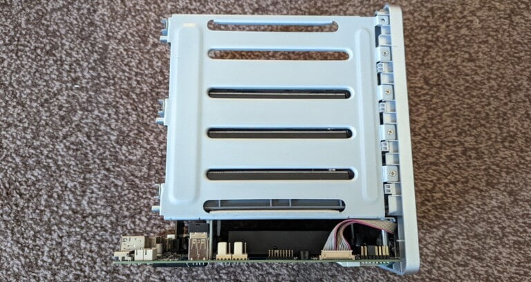 How to upgrade the TerraMaster F4-422 to TrueNas with an extra 8GB RAM (12GB total) & 5 drives for the ultimate affordable 10Gbps NAS