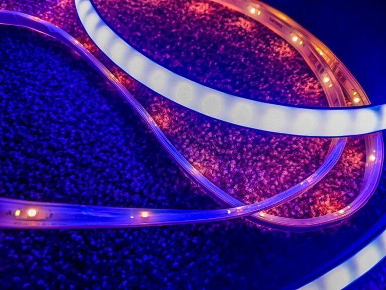 Philips Hue Play Gradient Lightstrip Review – With comparison vs Lightstrip Plus v4