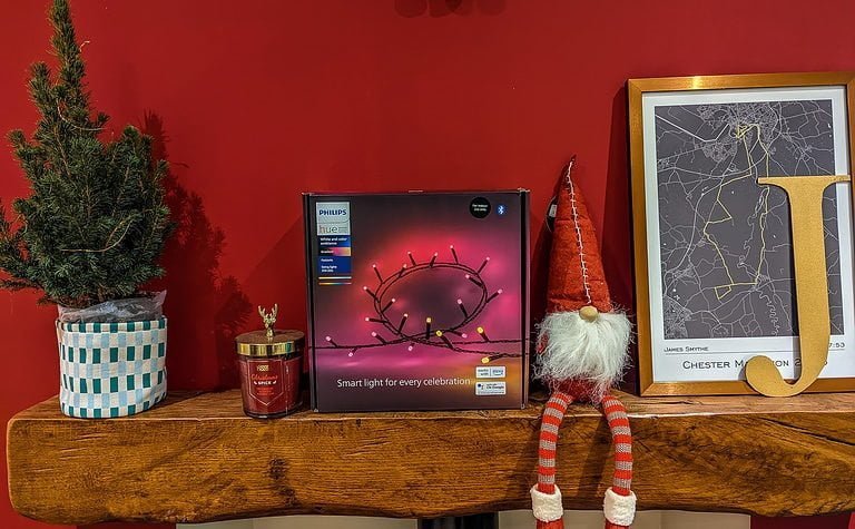 Philips Hue Festavia String Lights Review – Smart Christmas tree lights that compete vs Twinkly