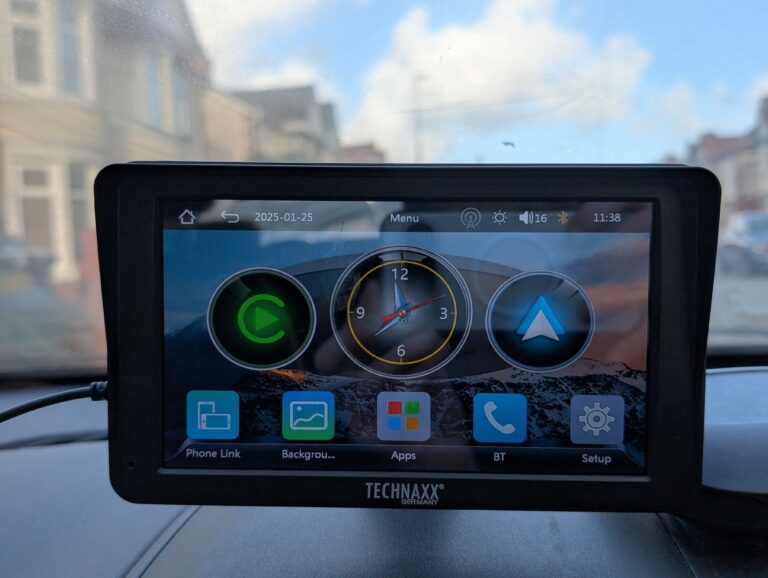Technaxx TX-320 Wireless Car Play & Android Auto Display Review