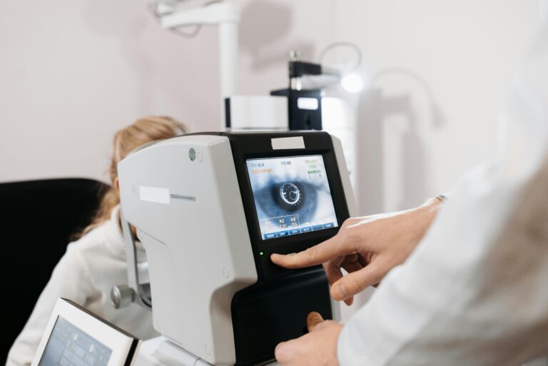 How Technology is Improving Vision and Eye Care